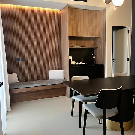 Palazzo Giusti - Exclusive Boutique מלון לצ'ה