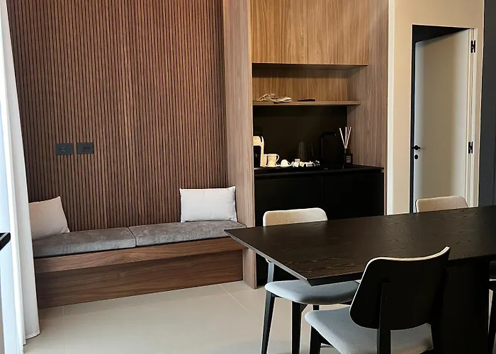Palazzo Giusti - Exclusive Boutique מלון לצ'ה